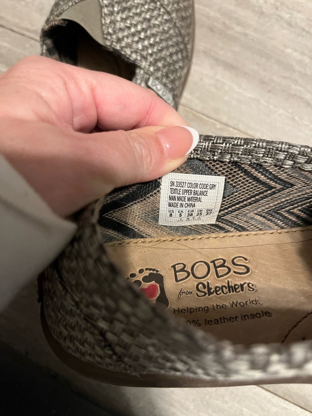 BOBS Skechers Womens Size 8 Woven Silver Gray  Slip On Shoes Flats - Picture 9 of 9